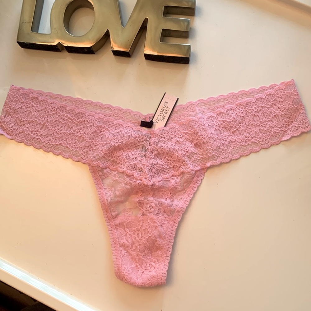 Victoria’s Secret “The Lacie” one size fits all thong Pink